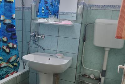 Vand apartament 3 camere, Pitesti, str. Negru Voda, etaj 1, decomandat - 3