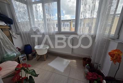 Apartament 3 camere decomandat zona 1 Decembrie 75mp si boxa la subsol - 11