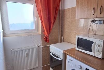 Garsonieră decomandată în Titan