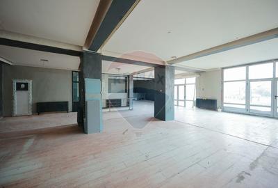 De închiriat – Spațiu comercial 281 mp,  Bulevardul Decebal - 7