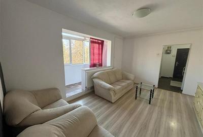 Apartament cu 3 camere semidecomandat, mobilat în Berceni