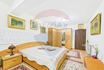 Casă / Vilă cu 10 camere de vânzare în zona Central - 8