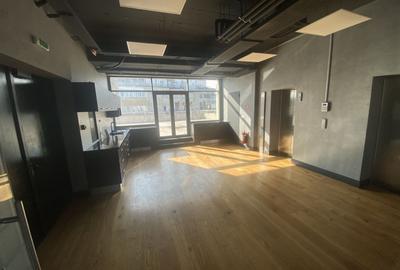 Birouri de închiriat | 102 mp (+198 mp terasa) | Piața Romană - 9