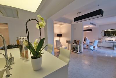 Vila deosebita  la un pas de mare mobilata si utilata - 18