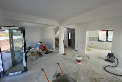 Case individuale cu 4 camere si mansarda. Teren 400 mp. Comision 0 - 14