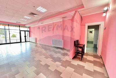 De închiriat spațiu comercial, 122mp în zona Decebal - 13
