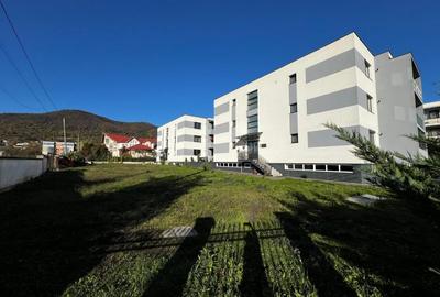 Apartament cu 3 camere decomandat în Valea Borcutului