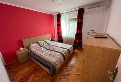 Apartament cu 3 camere decomandat, mobilat în Soarelui