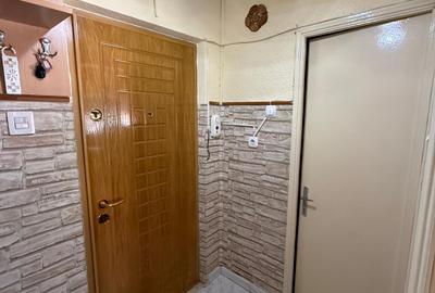 Garsoniera -INEL II -  I.C.BRATIANU (SCOALA 8 )- 59.000 EURO (COD E11+E12 ) - 4