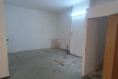Iancului spatiu 70 mp  parter  depozit 380 - 8