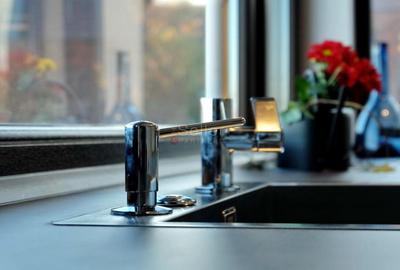 Priveliste Panoramica Spre Oras Si Masivul Tampa - 5