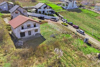 Casă la gri Intabulată de Vânzare, 5 Camere, 800mp Teren - Tomești - 1