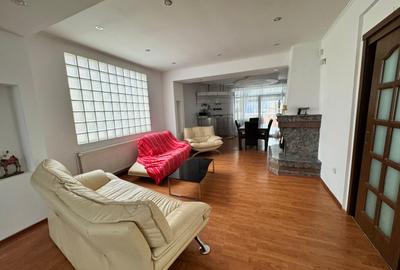 Casă individuală cu 12 camere în Central