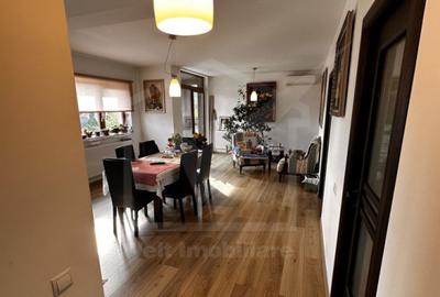 Apartament cu gradina in bloc tip vila, 75 mp util + 120 mp, parcare - 2