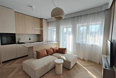 Apartament cu 3 camere semidecomandat, mobilat în Turnișor