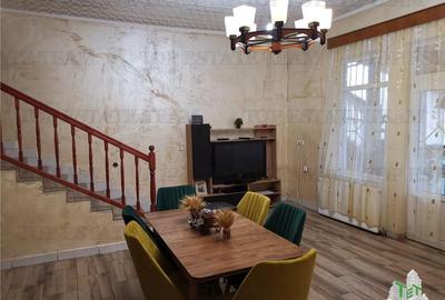 Vila cu etaj in Adunatii Copaceni, p+1+ pod + garaj + anexe, 5 camere, teren 100 - 5