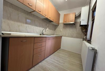 Apartament 1 camera decomandat parter cu balcon amenajat centrala Aradului - 1