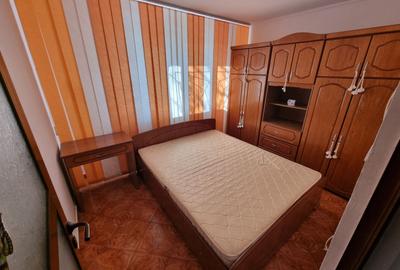 Apartament decomandat 3 camere ,zona CET - 1