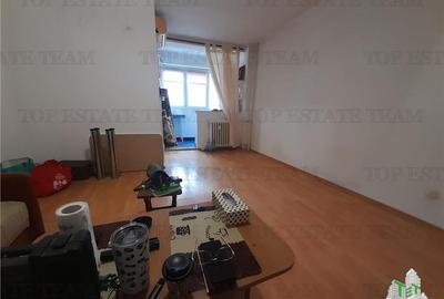 Garsonieră semidecomandată în Basarabia