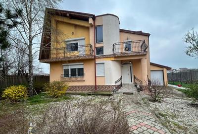 Casă individuală cu 7 camere în Clinceni