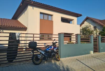 OMNIA-Proprietati alese! Casa ta. Asfalt,canalizare. Spatioasa, surprinzatoare! - 37