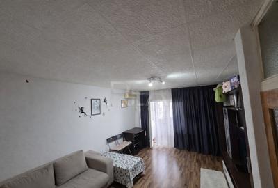 Garsonieră Vitan Mall decomandată, et. 5, an 1990, metrou, 40 mp - 1