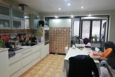 Vand apartament 3 camere amenajat - 1