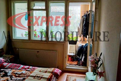 Dristor, Ramnicu Sarat, Piata, Metrou - 1