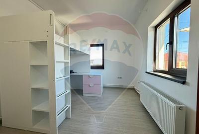 Casa cu teren de inchiriat in Palazu Mare - 12
