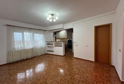 Apartament cu 4 camere decomandat, mobilat în Ștrand
