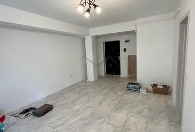 Garsonieră decomandată în Valea Adâncă