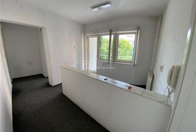 Spatiu comercial, 165mp, 7 camere, 2 bai, zona Piata Dacia