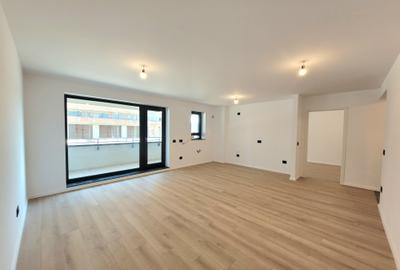 Apartament cu 2 camere nedecomandat în Tractorul