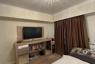 Apartament cu 3 camere decomandat, mobilat în Apollo