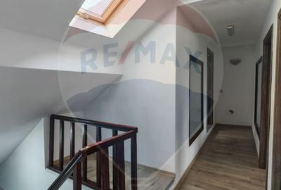 Apartament cu 4 camere de vânzare in zona centrala - 10