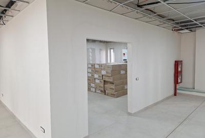 Inchiriez doua spatii comerciale , alaturate , de 173mp utili , fiecare - 7