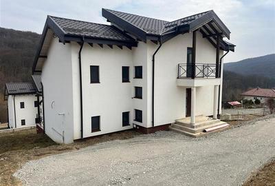 Luncani- vila noua- proiect deosebit langa padure! - 2