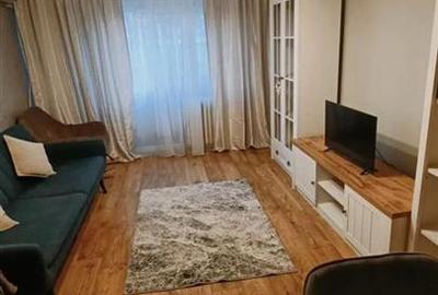 Apartament cu 3 camere decomandat, mobilat în Tineretului