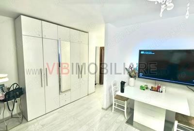 De vanzare  3 camere(65mp), decomandat si mobilat complet plus boxa generoasa - 1