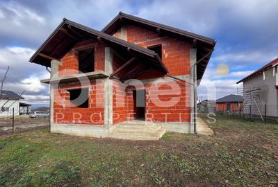 Casa P+M la rosu | 204 mp | 5 ari teren | compartimentare excelenta | Satulung. - 1