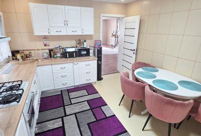 Voluntari, Andronache, vila P+1+M renovata, curte amenajata - 8