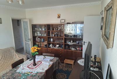 Titan-Liviu Rebreanu, bloc reabilitat, etaj 3/4, liber - 1