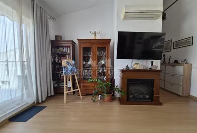 Apartament cu 3 camere semidecomandat, mobilat în Băneasa