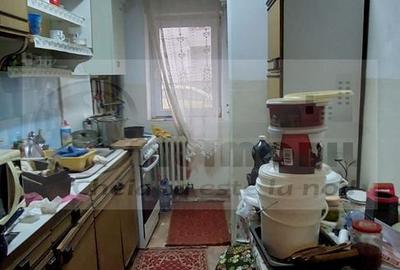 Apartament cu 2 camere decomandat în Tătărași