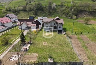 Casă 320 mp utili + 1143 mp teren, la roșu, Gura Humorului - 1