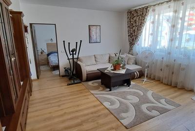Apartament de vanzare, 55mp, terasa de 8mp, parcare, zona Regal - 2