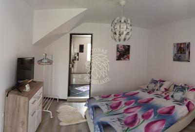 Apartament cu 3 camere decomandat, mobilat în Est