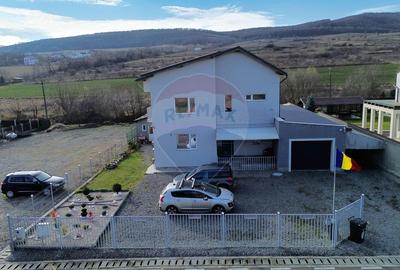 Cladire de vanzare in zona de nord 390 mp, curte generoasa - 1