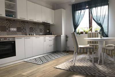 Apartament cu 3 camere semidecomandat în Zorilor