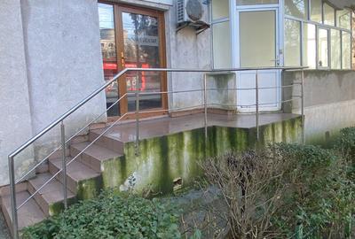 Apartament cu 3 camere decomandat în Anda